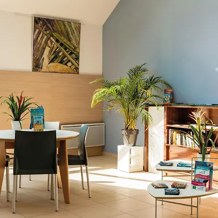 Elegant In With Terrace Ferienhaus Quéven